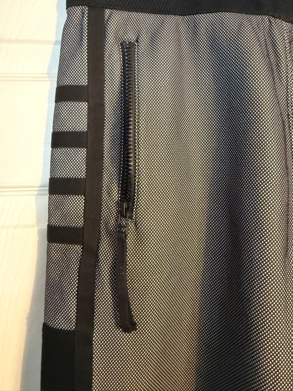 HELMUT LANG Sweat Shorts Mens Size M Gray/Black W Zip pockets - Picture 3 of 10